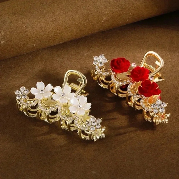Set of 2 beautiful hair clips  rhinestones, red and white velvet roses - Picture 2 of 8